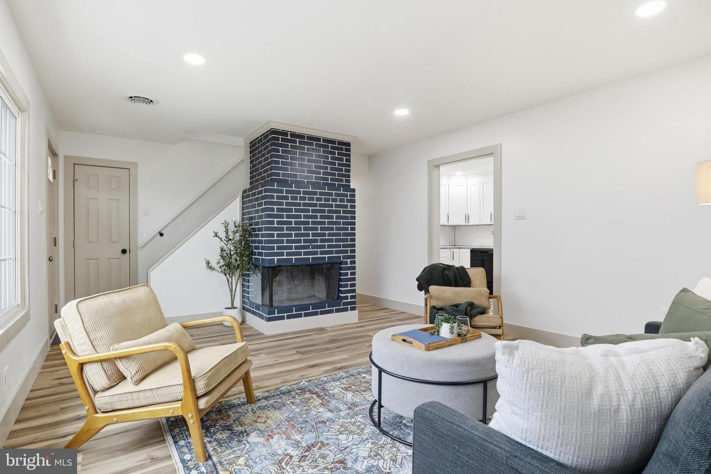 1512 Continental Road photo 3