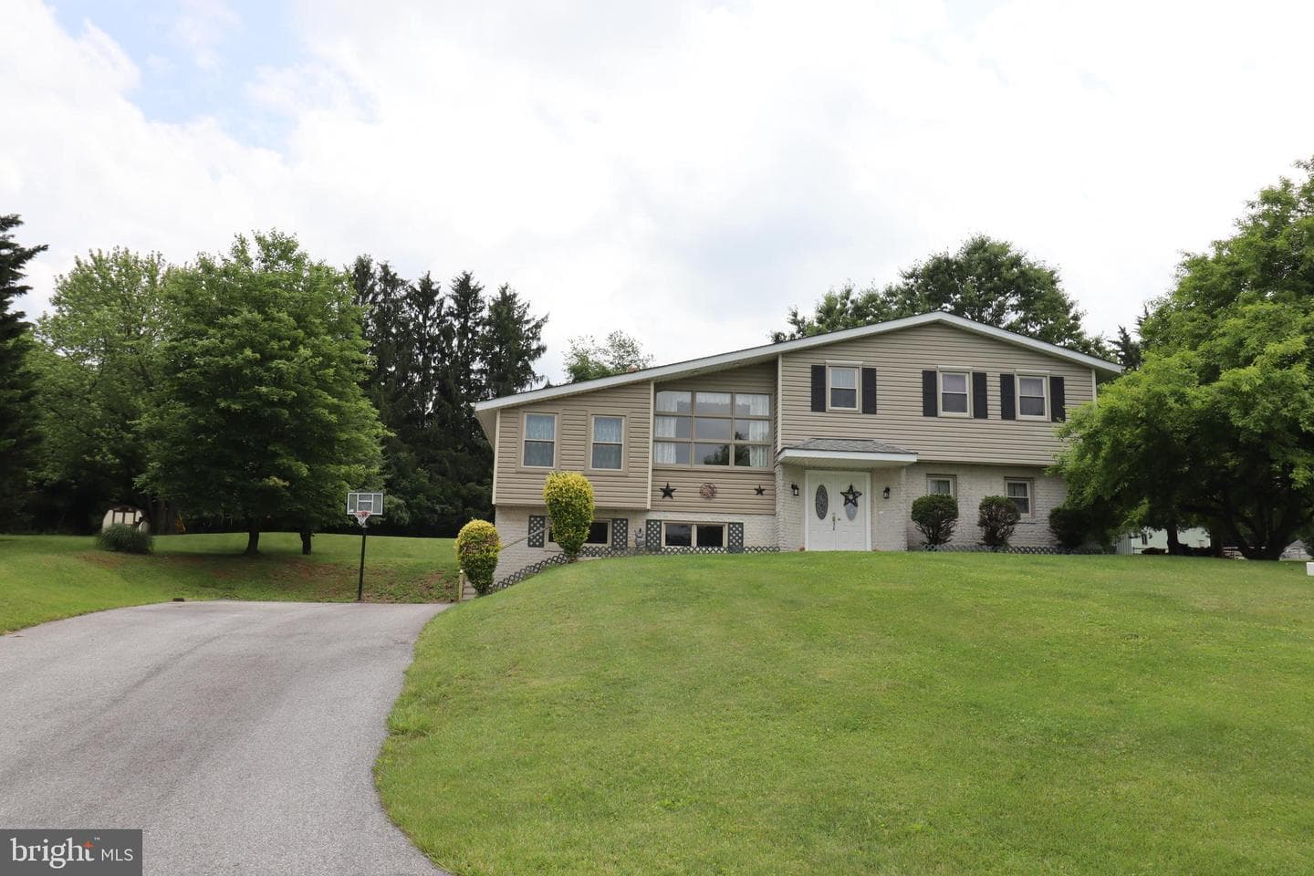 49 Valley View Drive photo 3