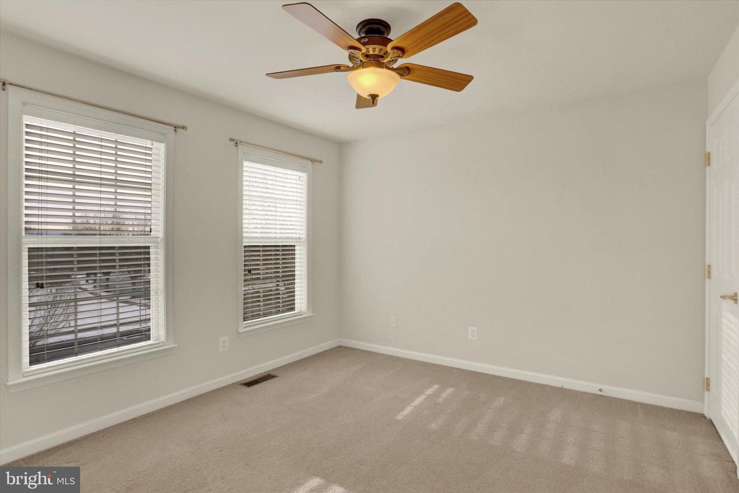 101 Hearthstone Court photo 29