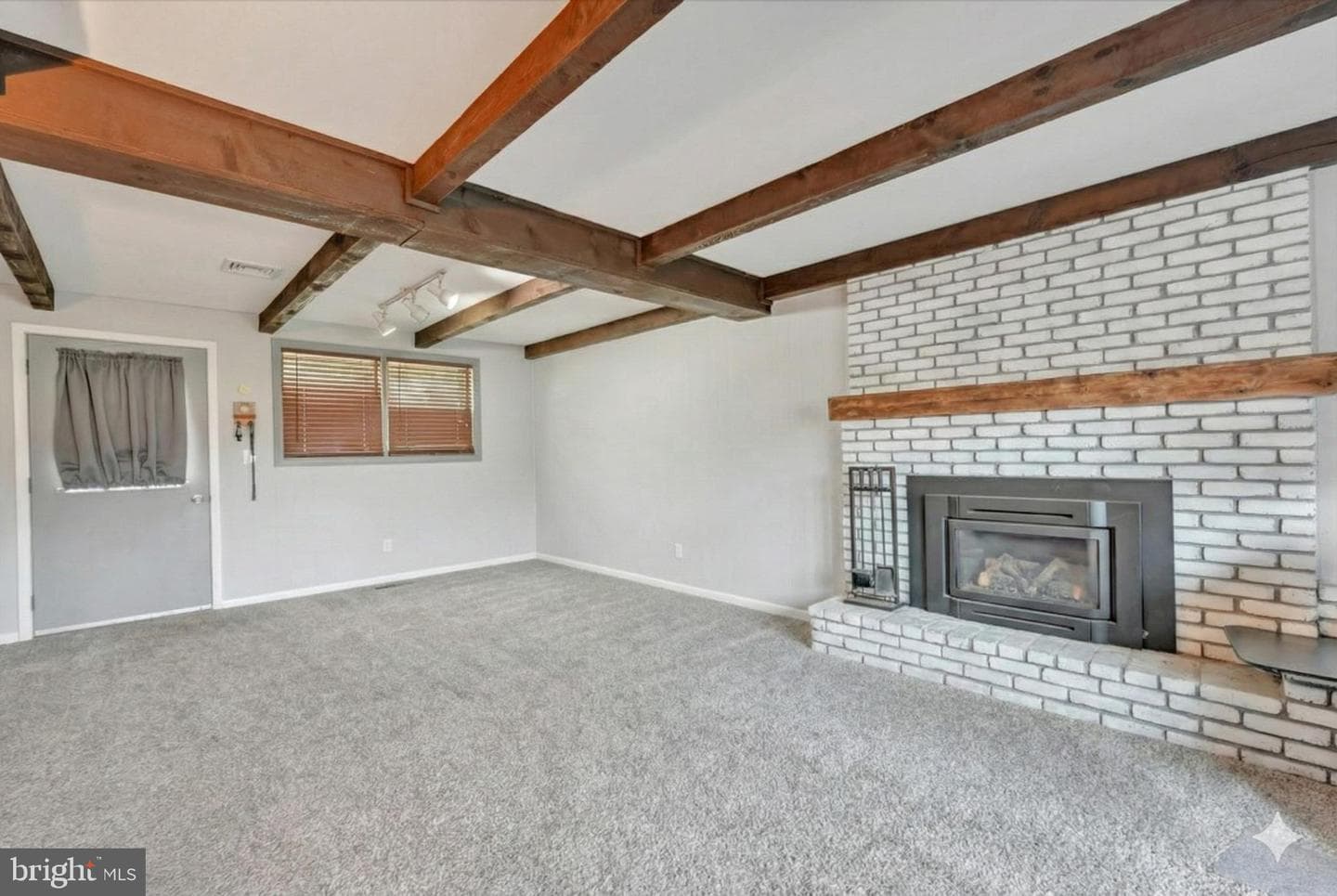 1145 Highland Drive photo 17