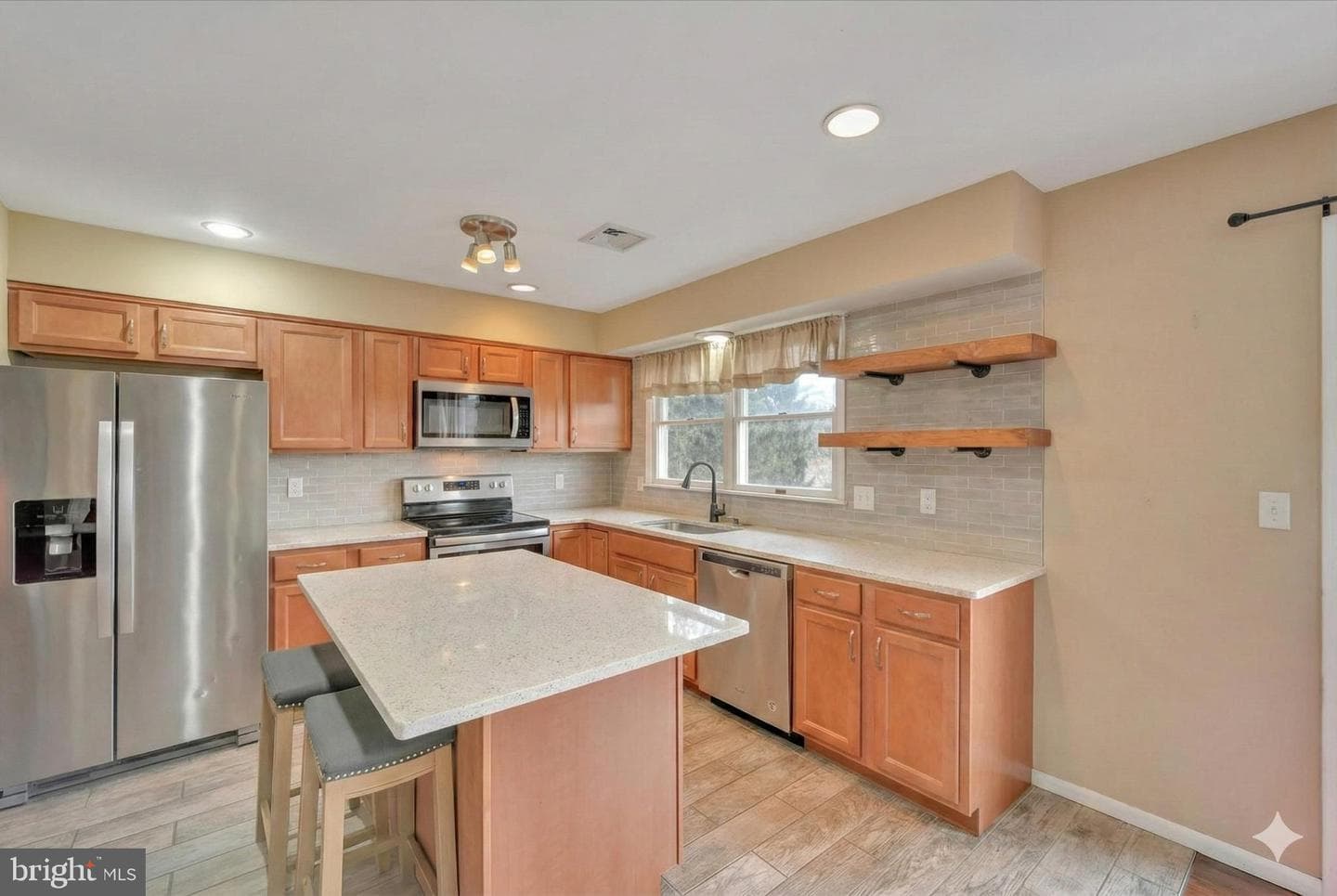 1145 Highland Drive photo 28
