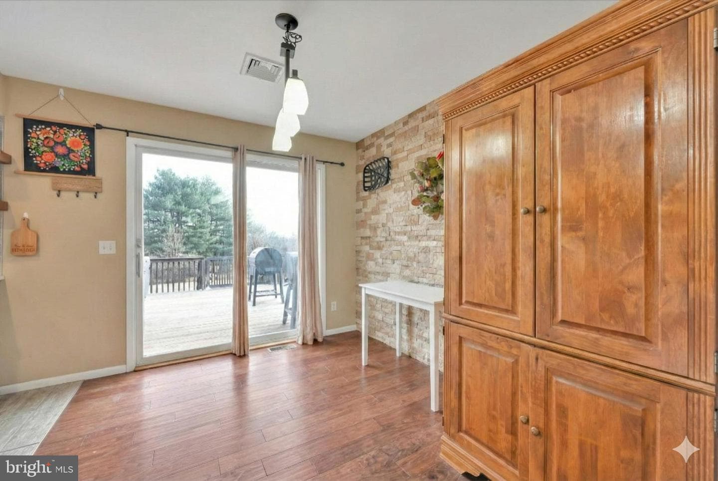 1145 Highland Drive photo 30