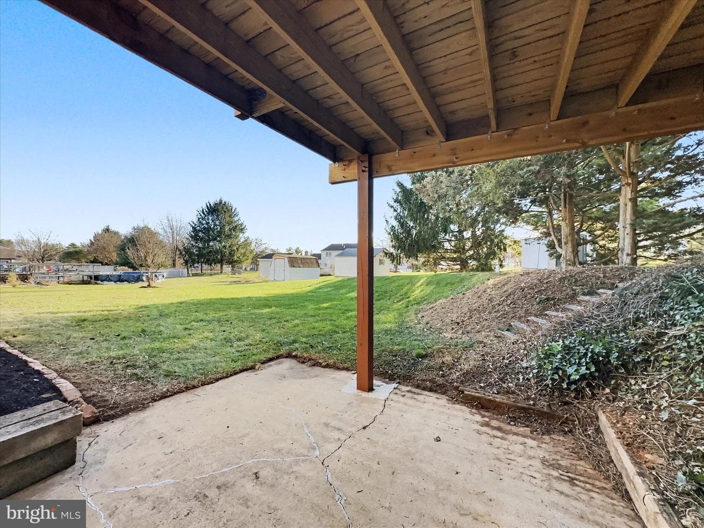 1629 Yorktowne Drive photo 27