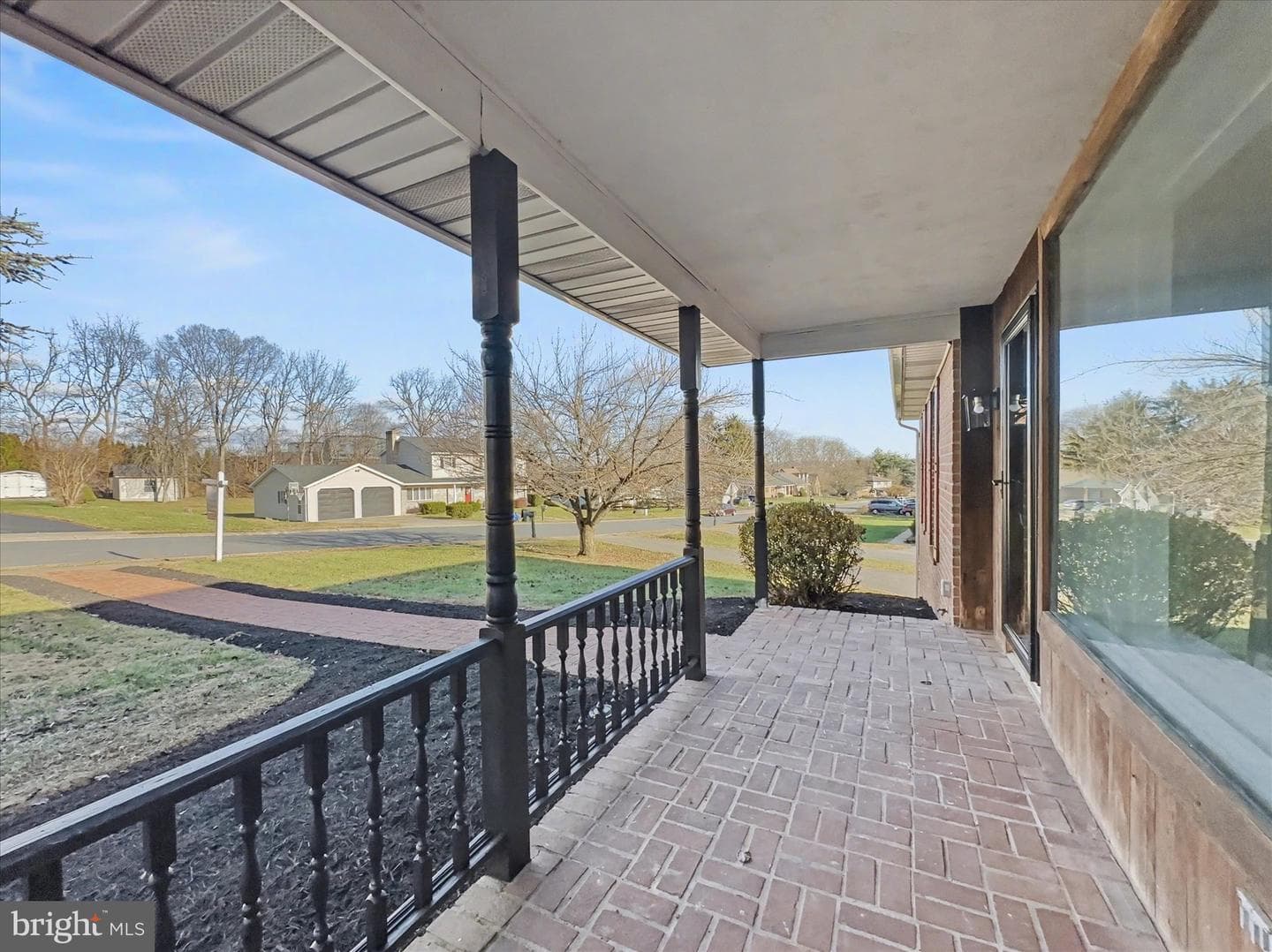 1629 Yorktowne Drive photo 3