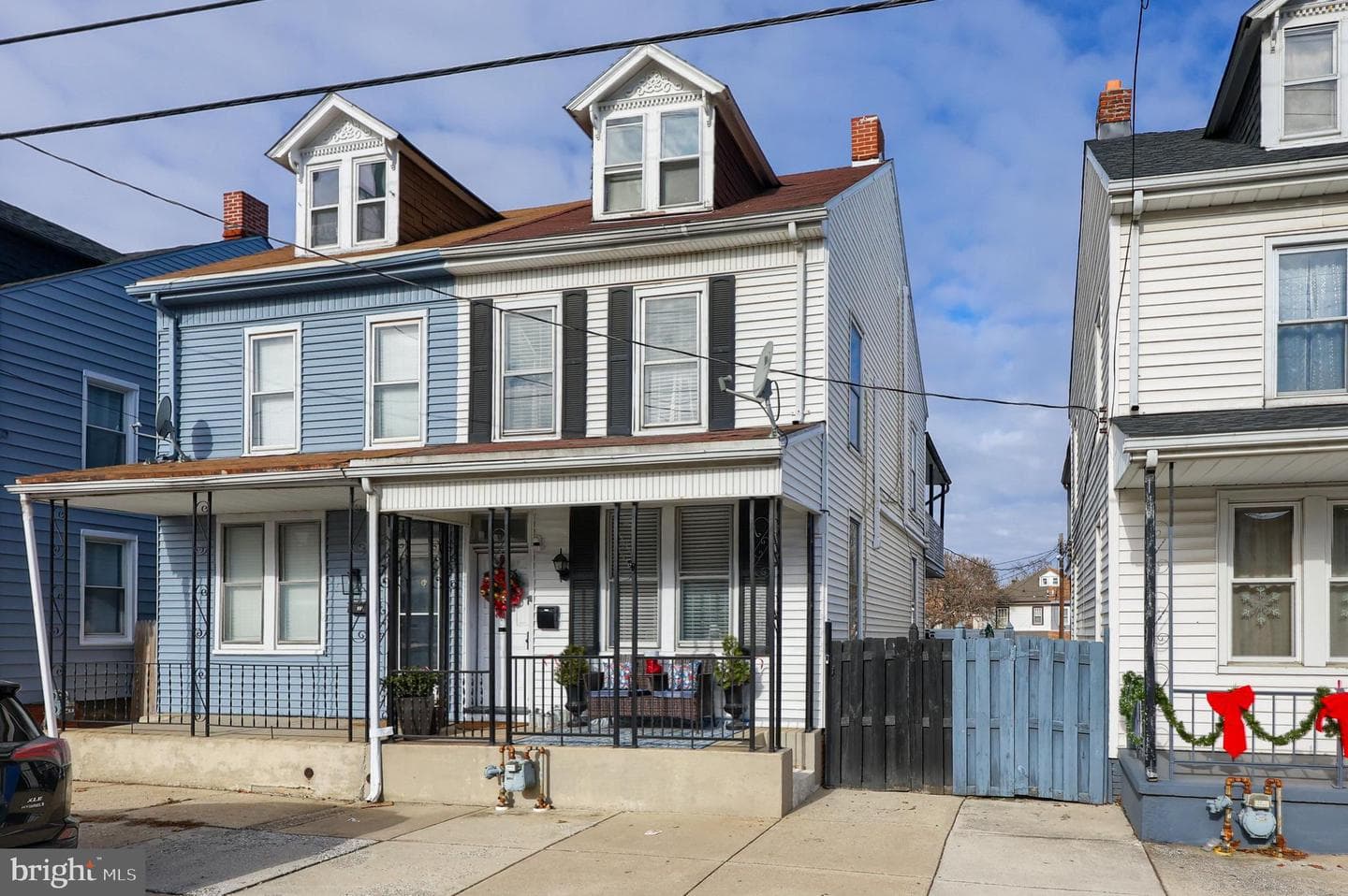 857 E Princess Street photo 2