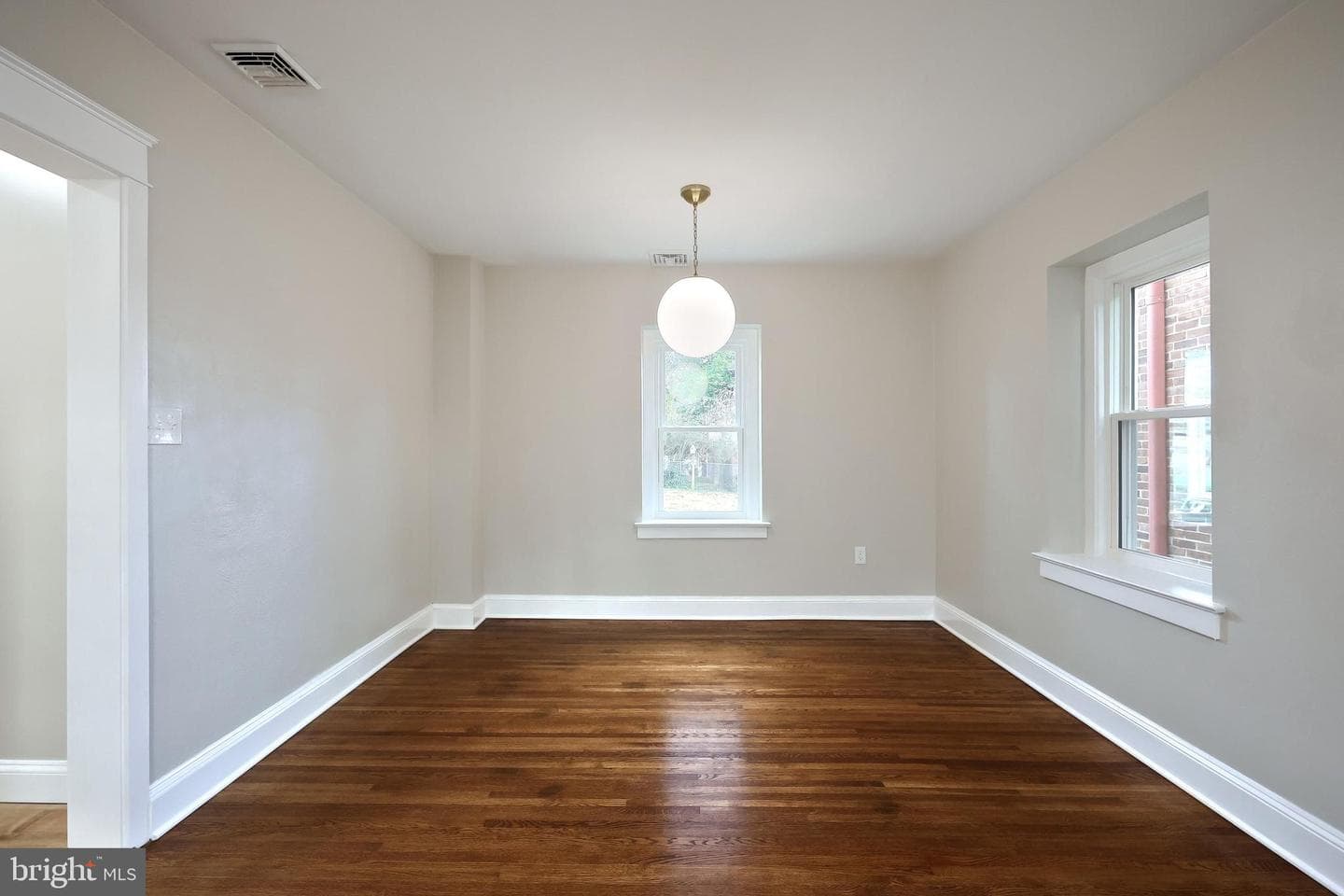 29 N Rockburn Street photo 11