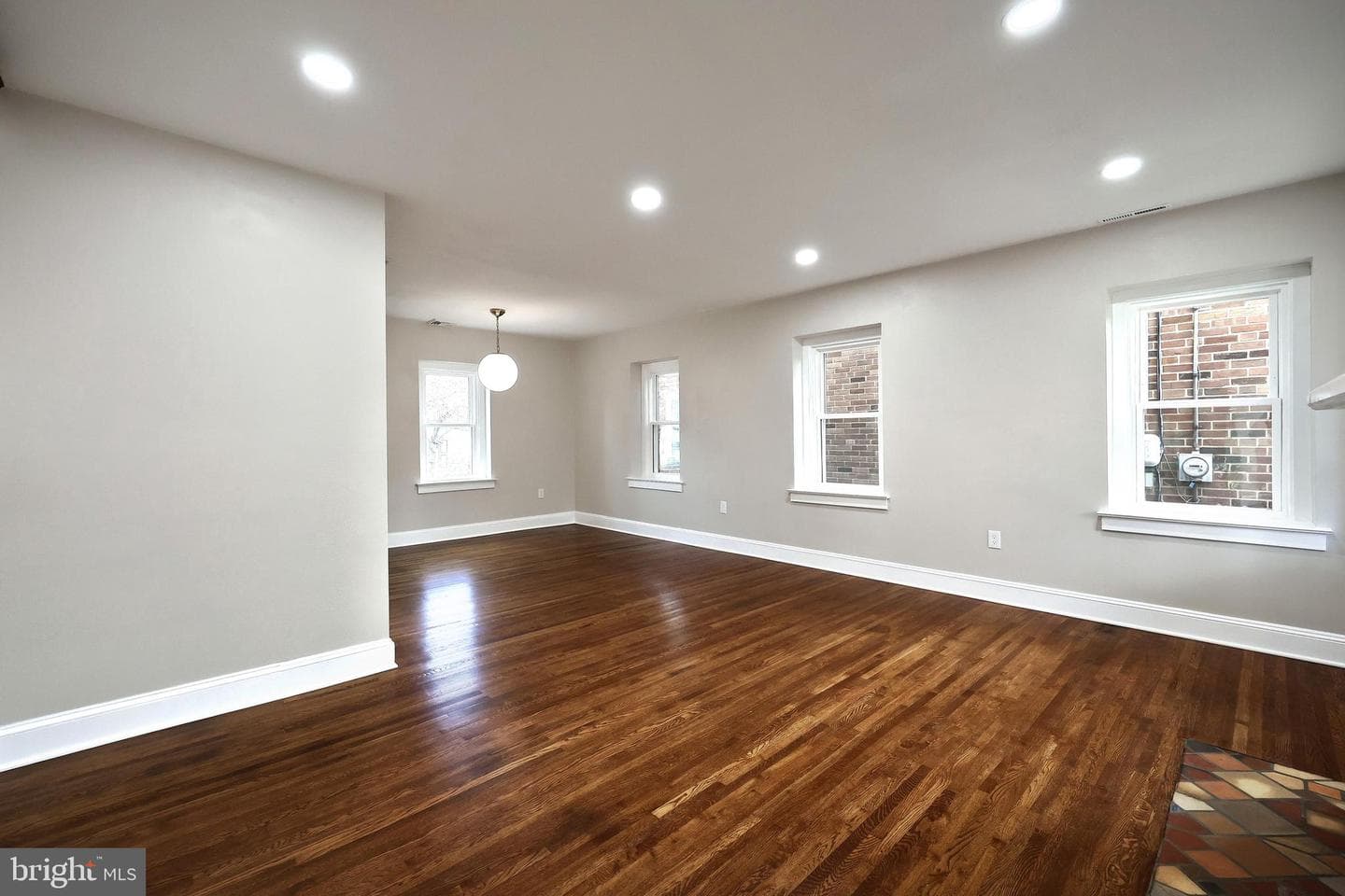 29 N Rockburn Street photo 7