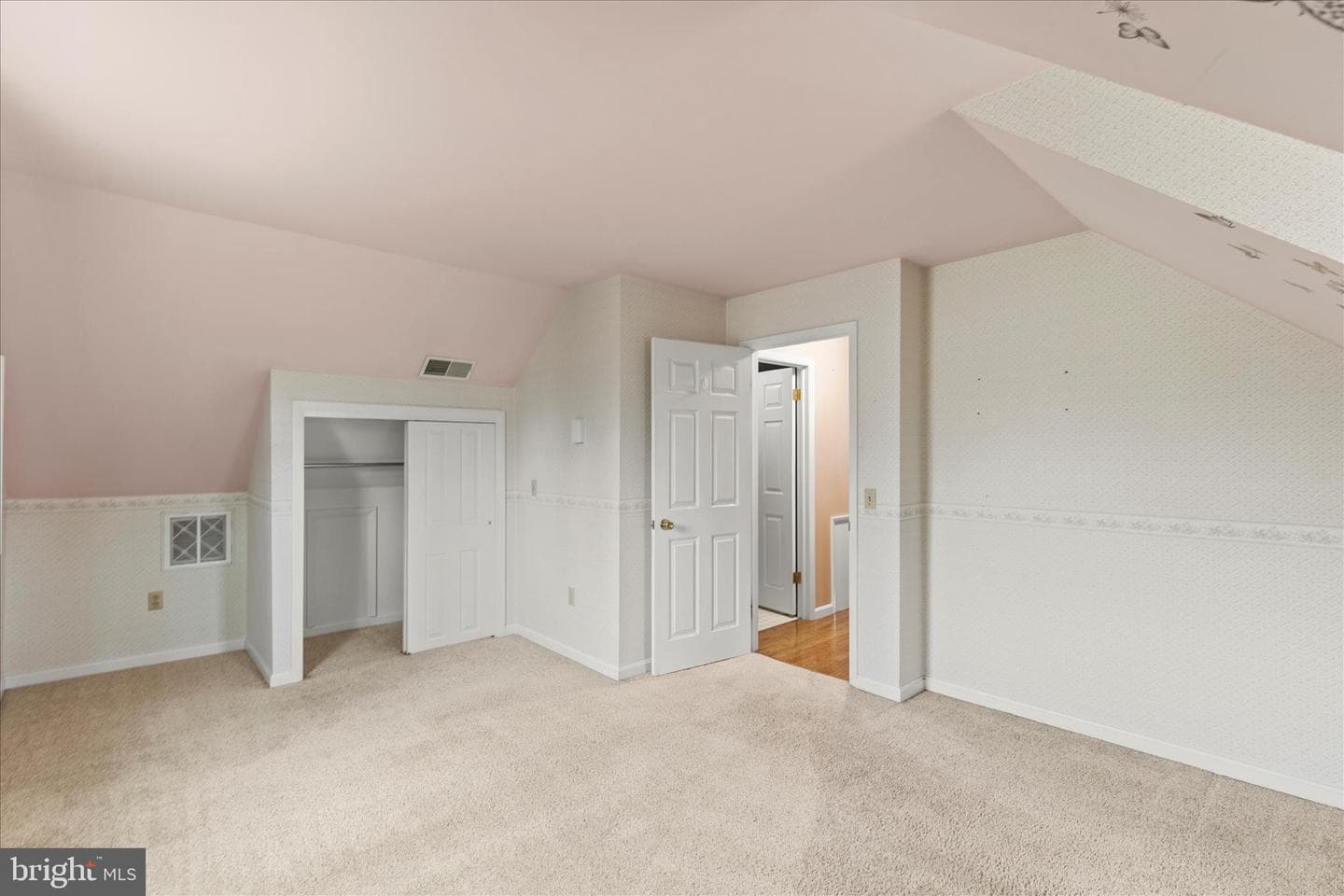 15 Sheridan Drive photo 23