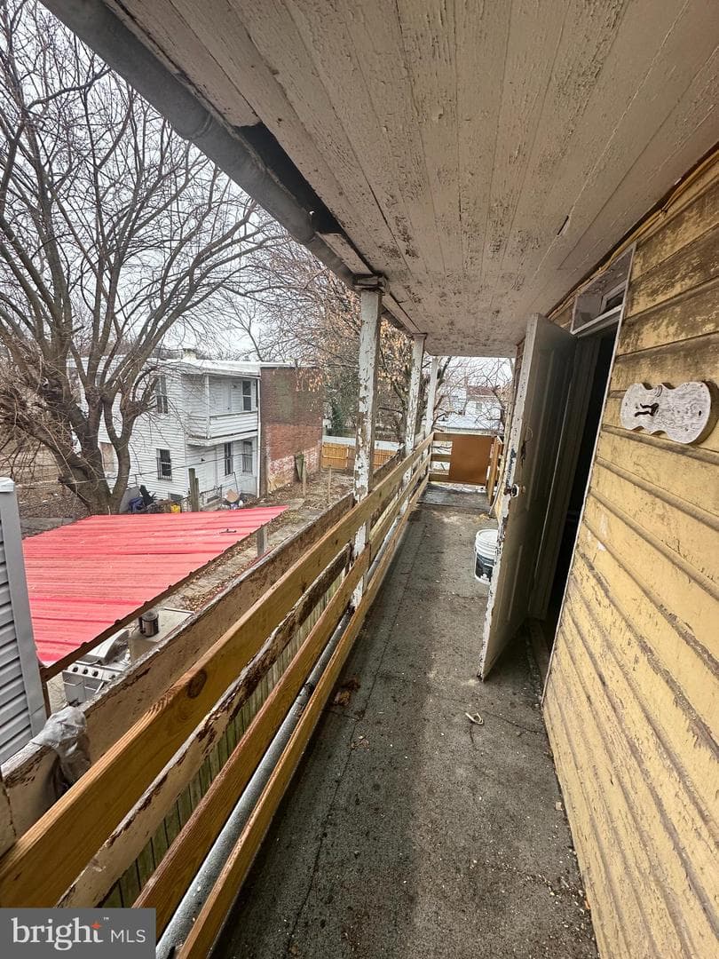 306 S Queen Street photo 8