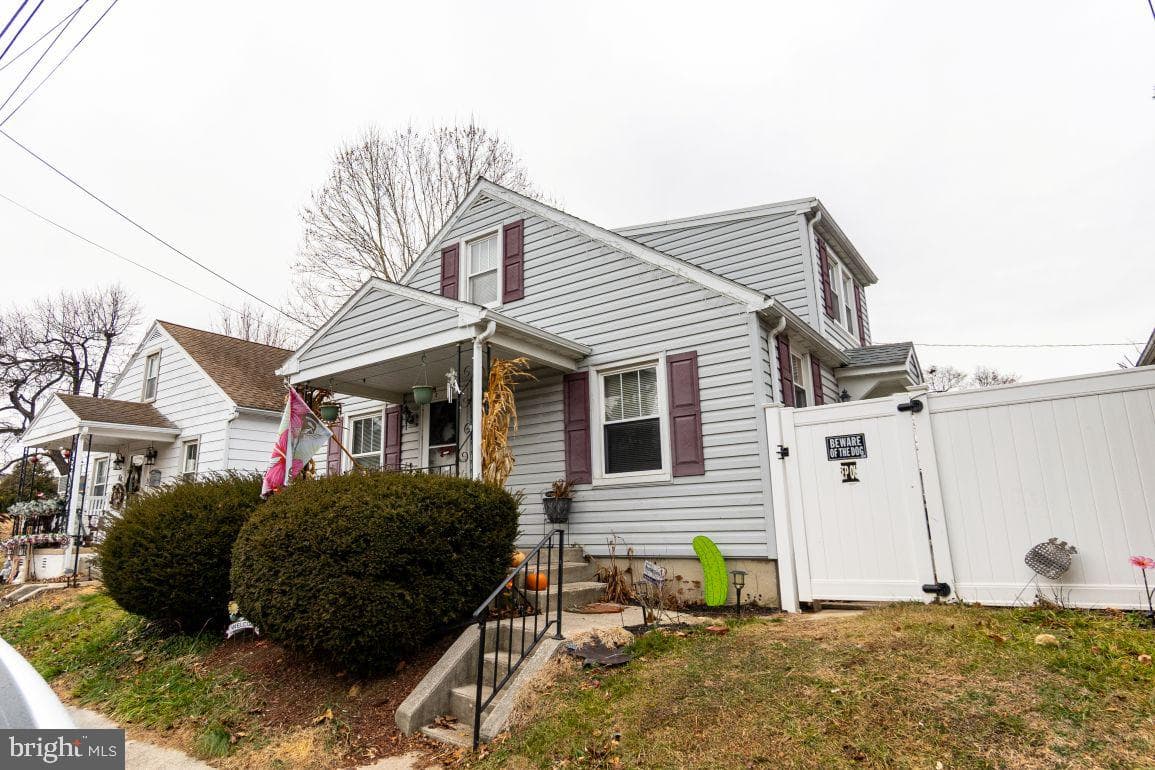 62 Mckinley Avenue photo 2