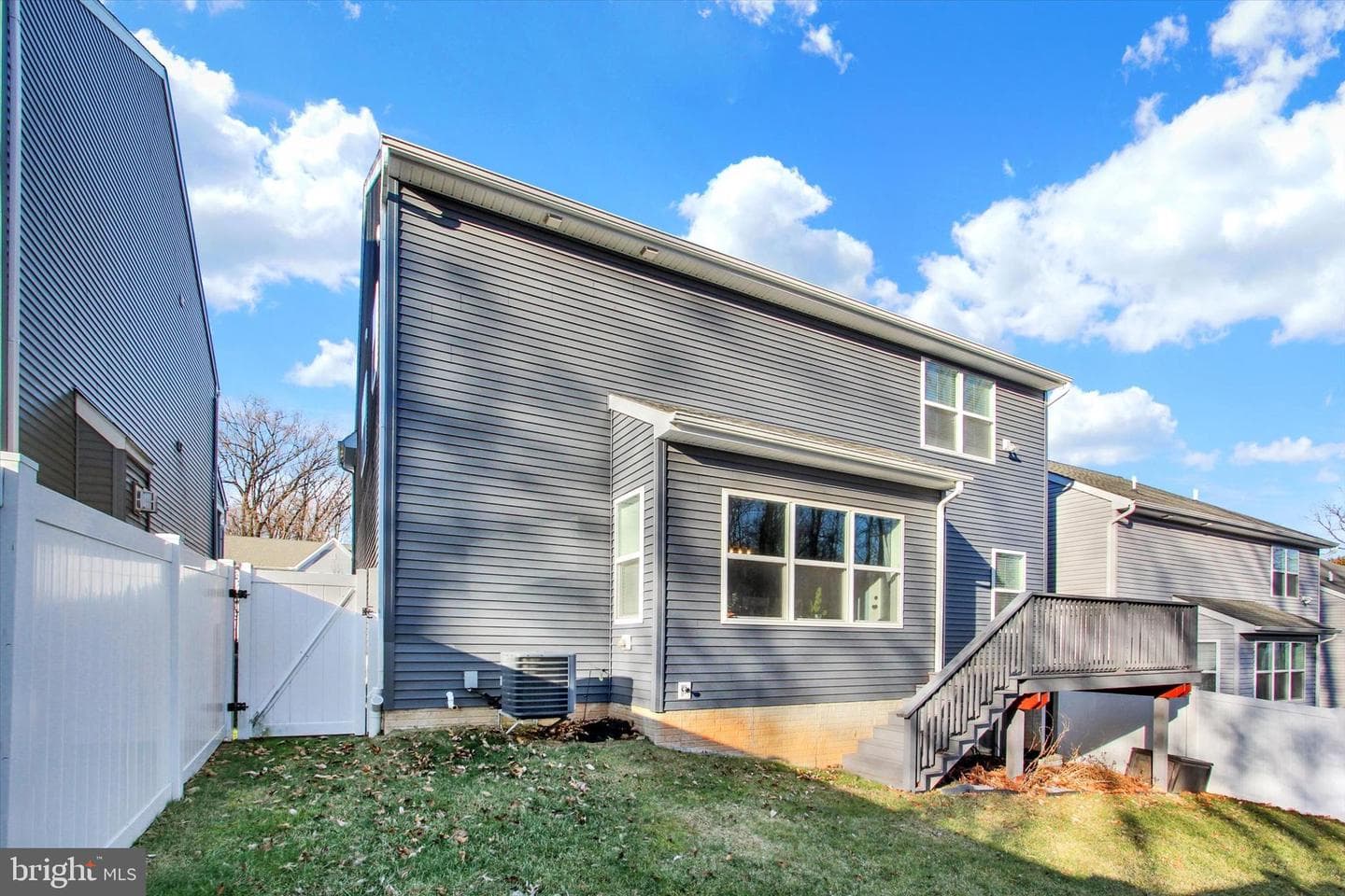 155 Sunbury Way photo 34
