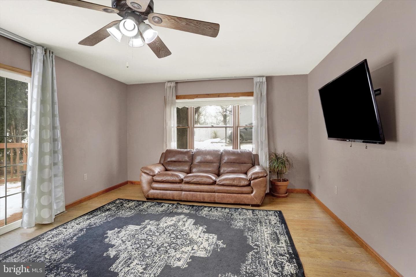 405 Clover Road photo 18