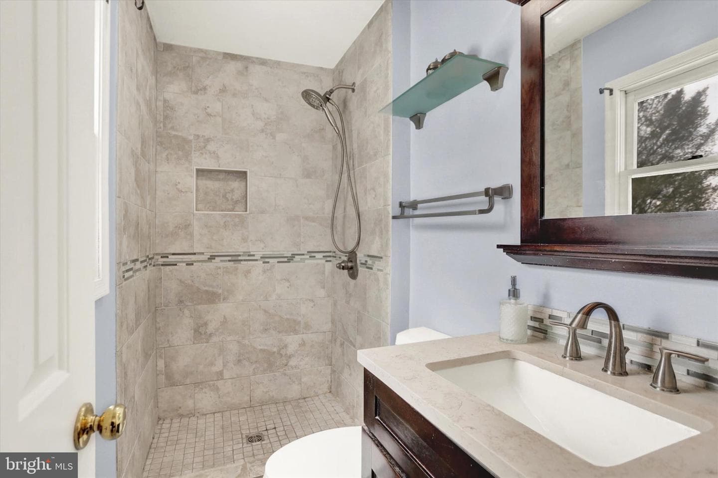 405 Clover Road photo 32