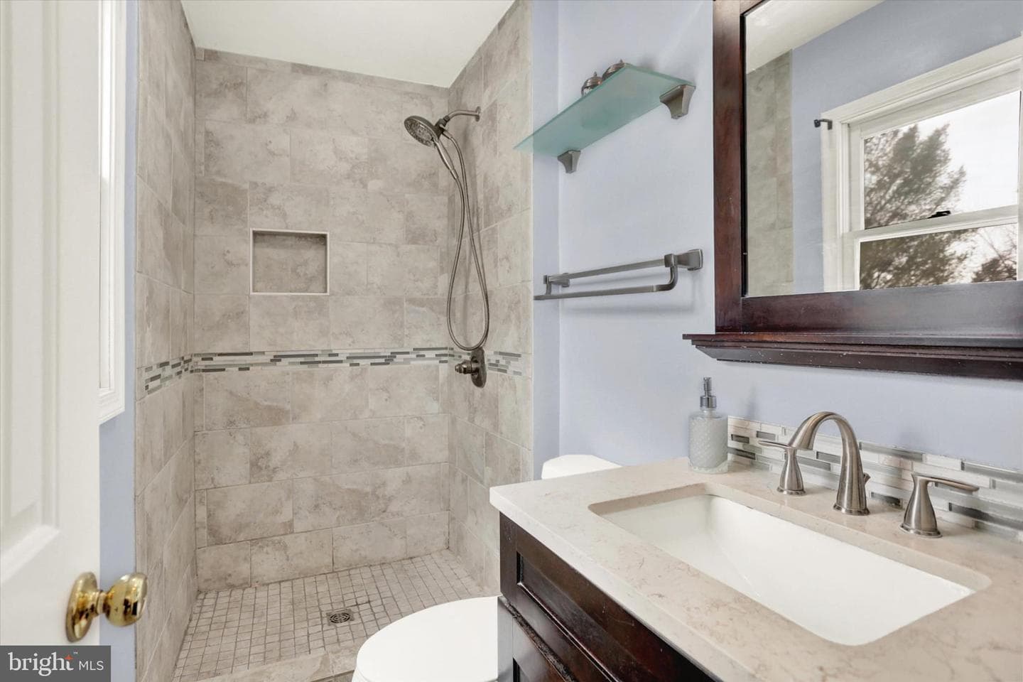 405 Clover Road photo 33