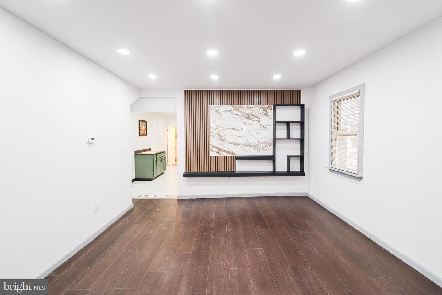 539 W King Street photo 10