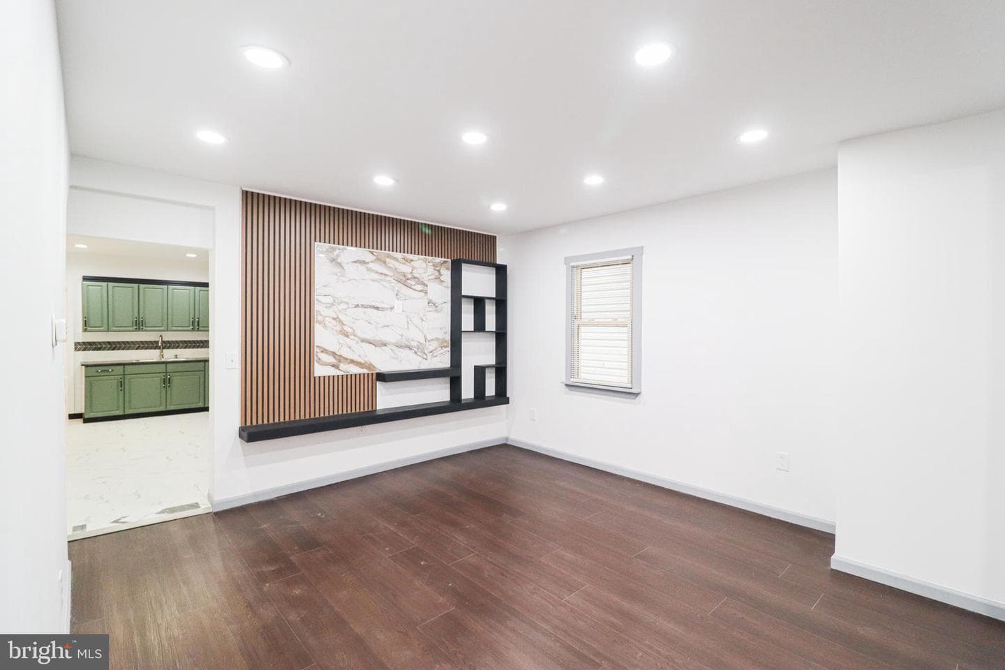 539 W King Street photo 11