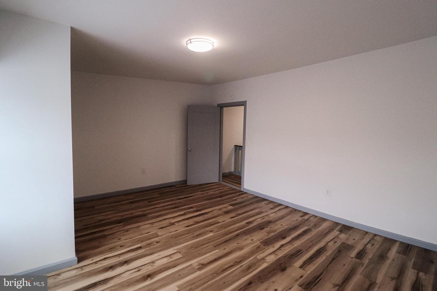 539 W King Street photo 39