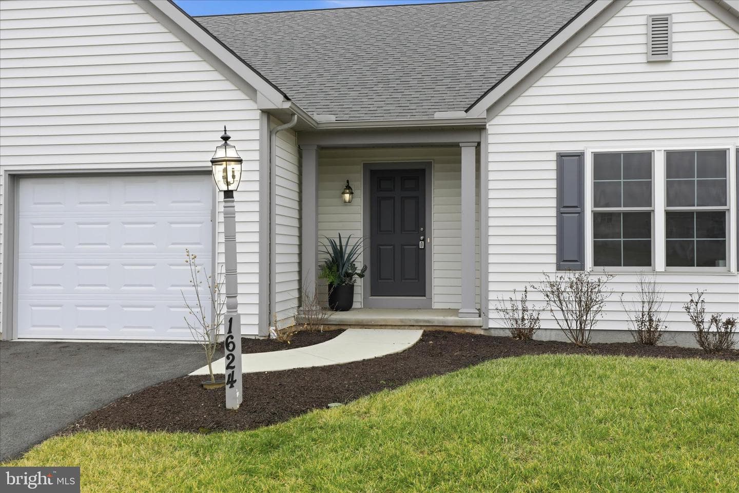 1624 Fountain Rock Drive photo 2