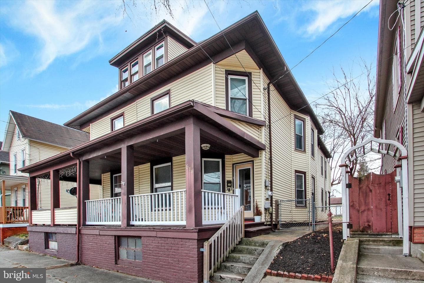 614 Broadway photo 3
