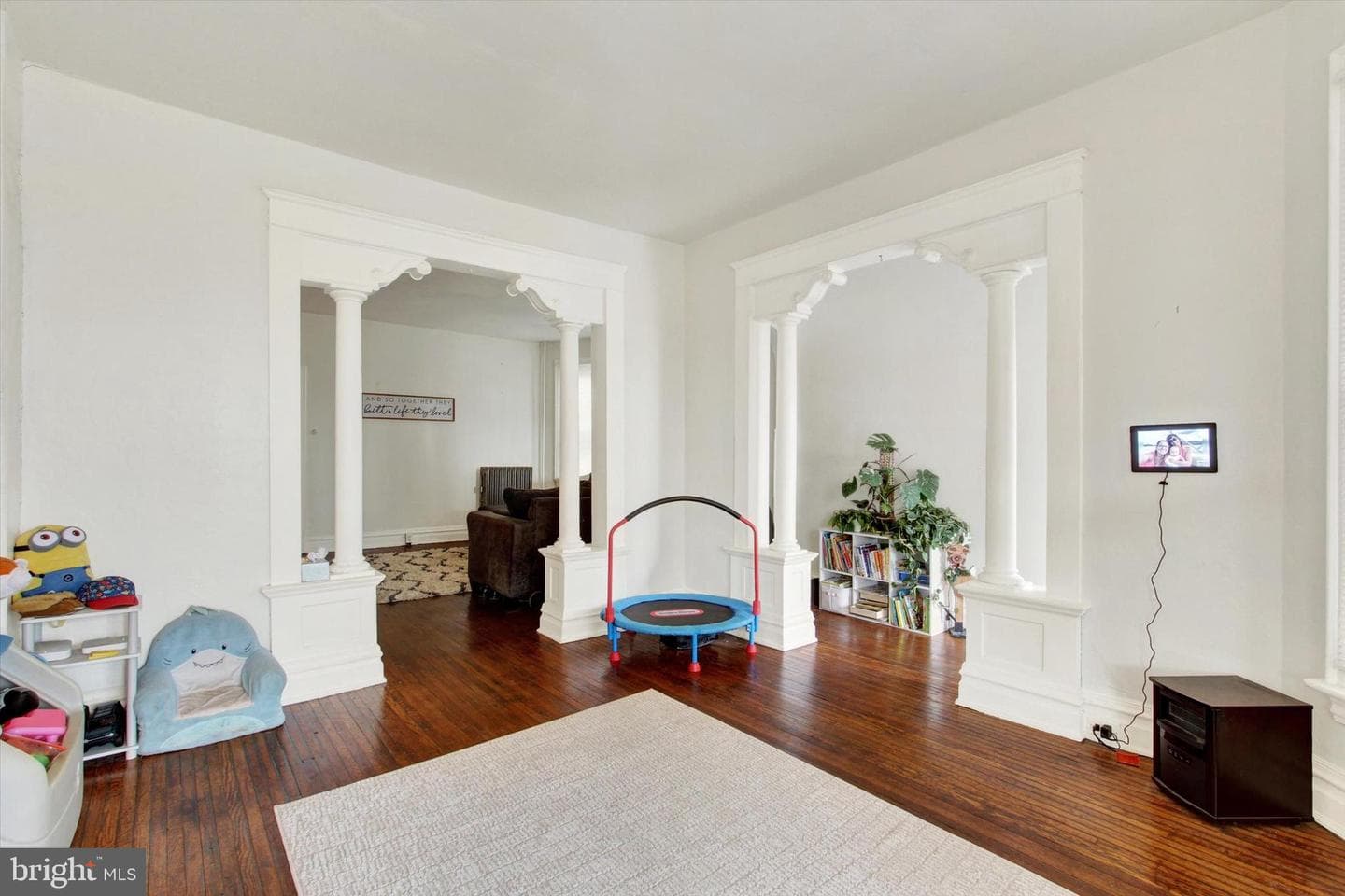 614 Broadway photo 6