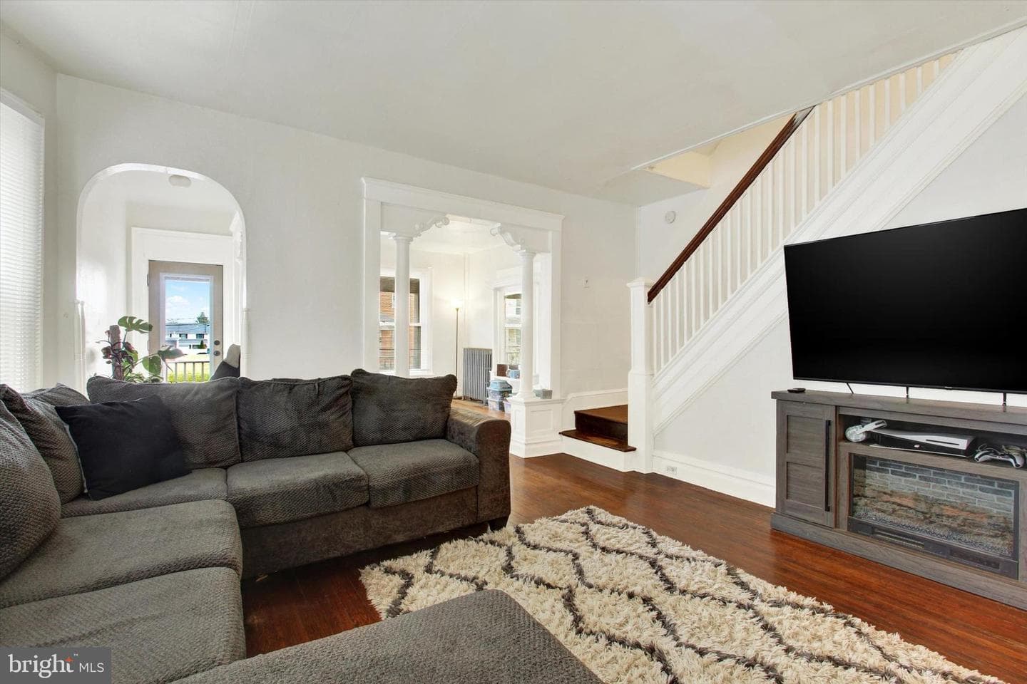 614 Broadway photo 9