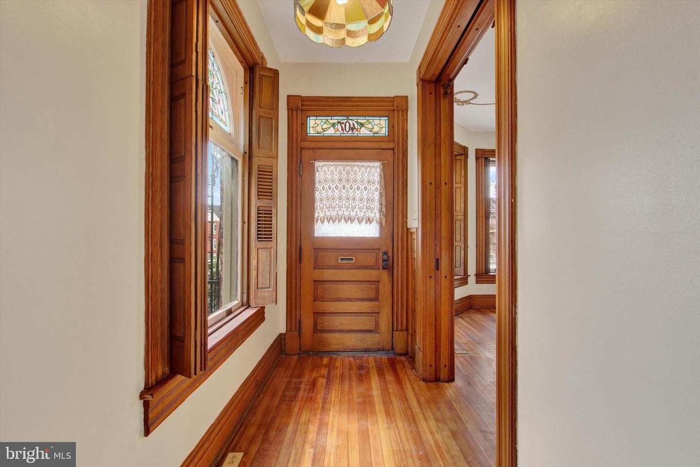 407 Carlisle Street photo 3