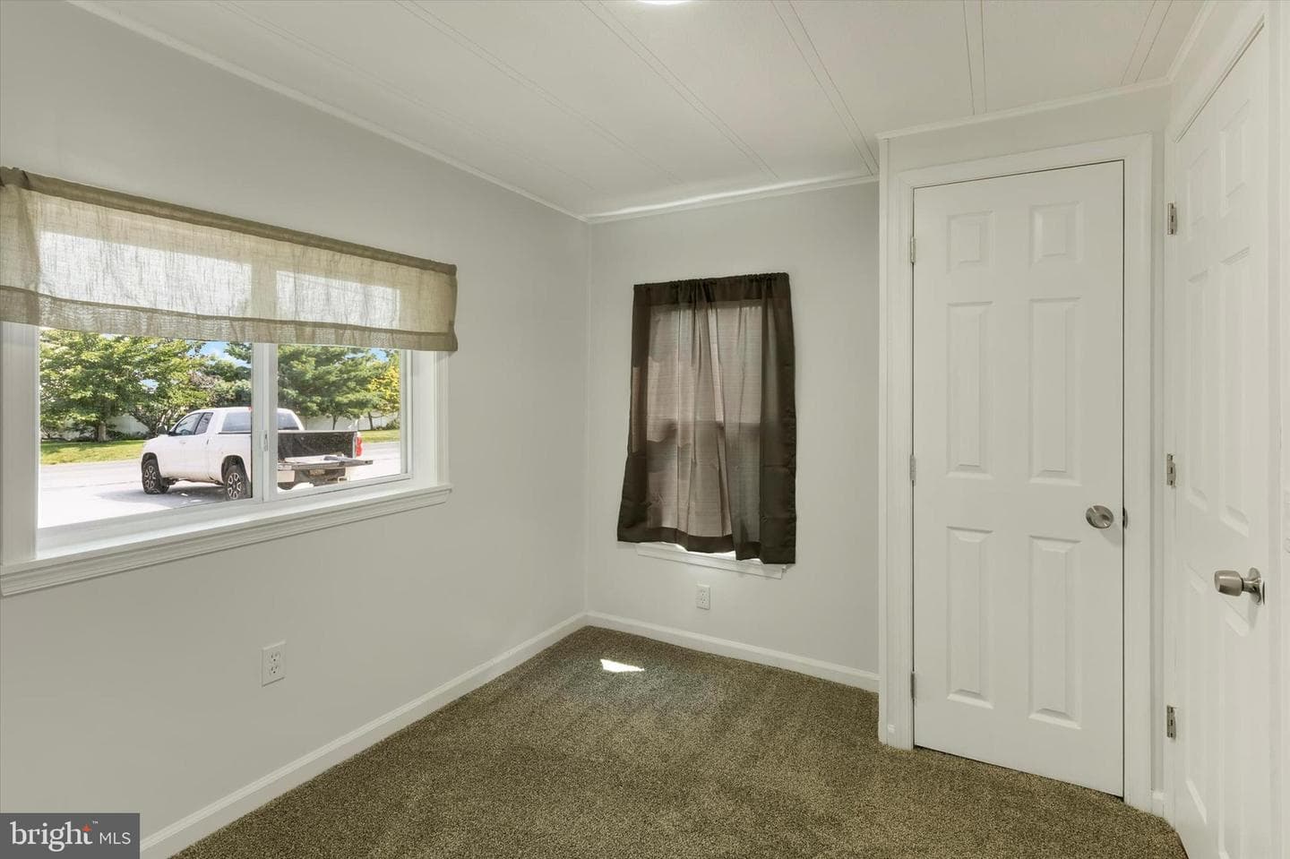 2 Windsor Acrs photo 12