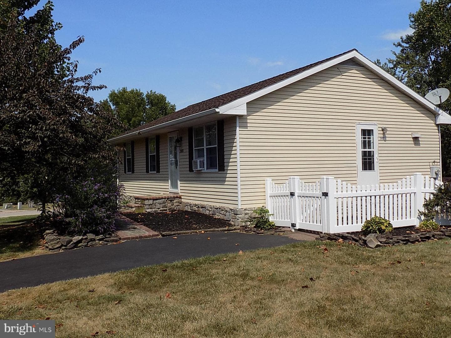 3425 Fox Ridge Court photo 3