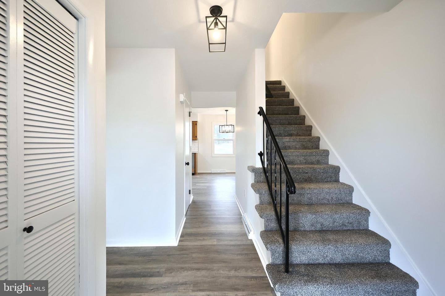 2510 Redwood Road photo 18