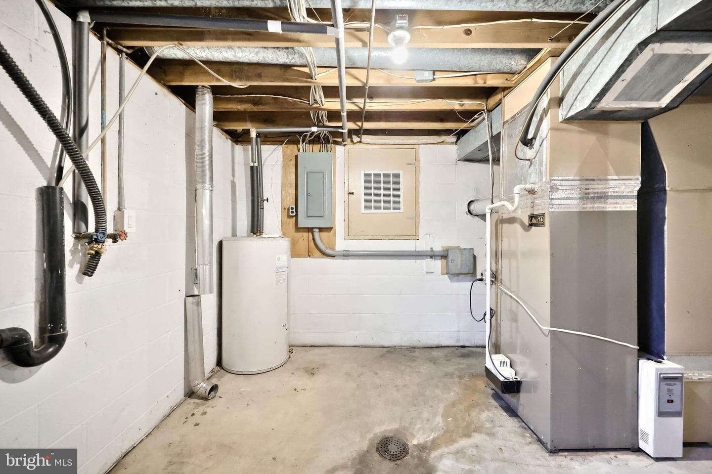 2510 Redwood Road photo 52