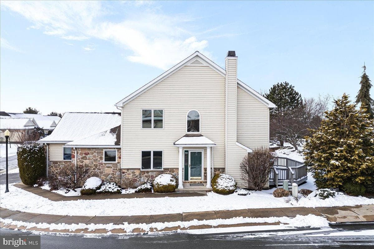 153 Fountain Drive photo 3