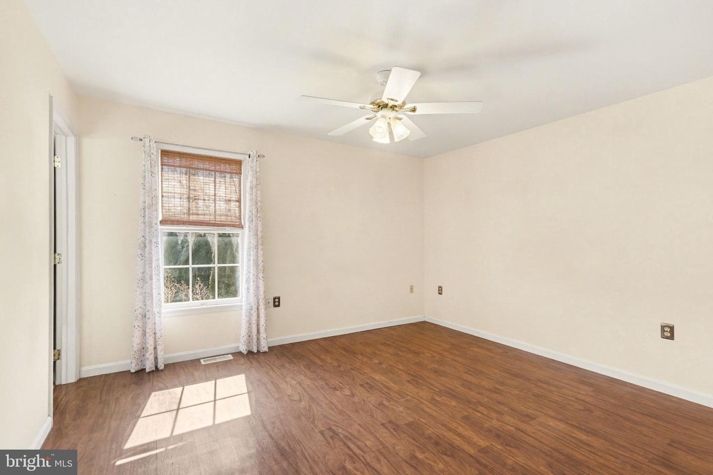 478 Chestnut Way photo 12