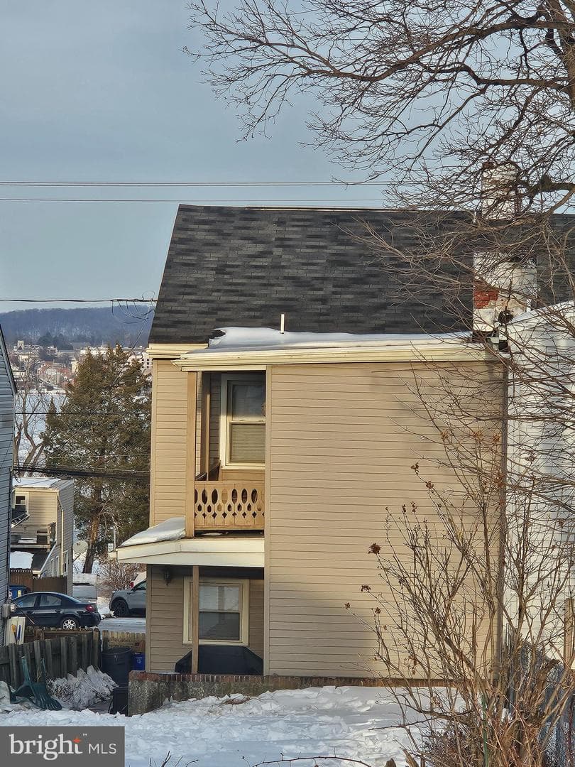 606 S Front Street photo 5