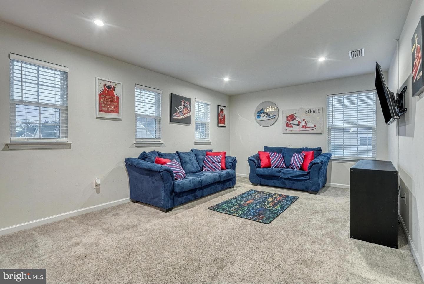 207 Chadsworth Way photo 35