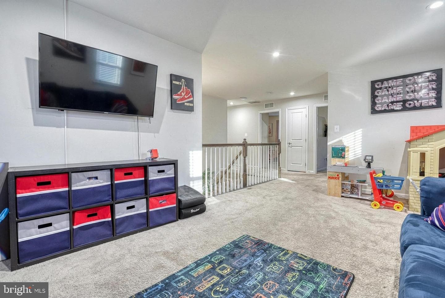 207 Chadsworth Way photo 36