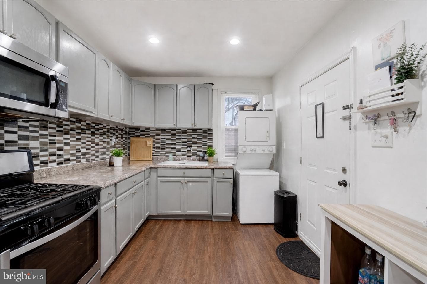 442 S Duke Street photo 5