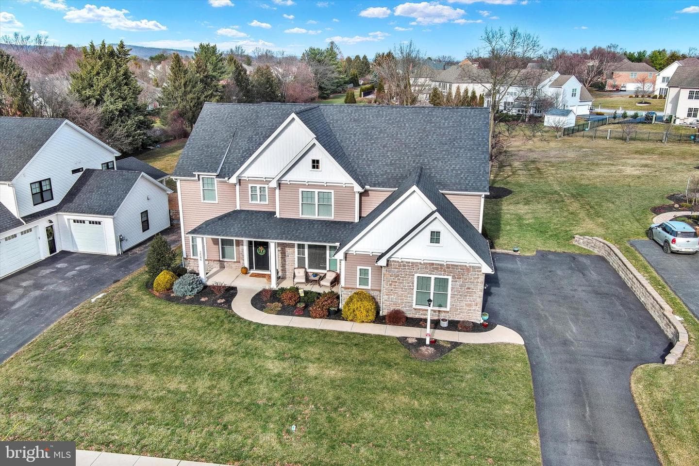 2584 Hepplewhite Drive photo 9
