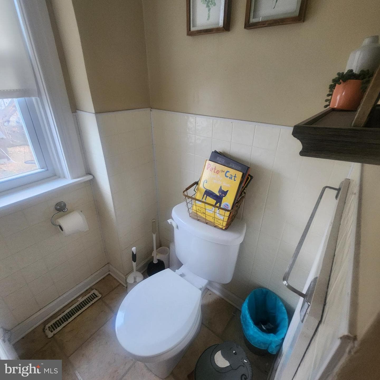 11 E Lancaster Street photo 27