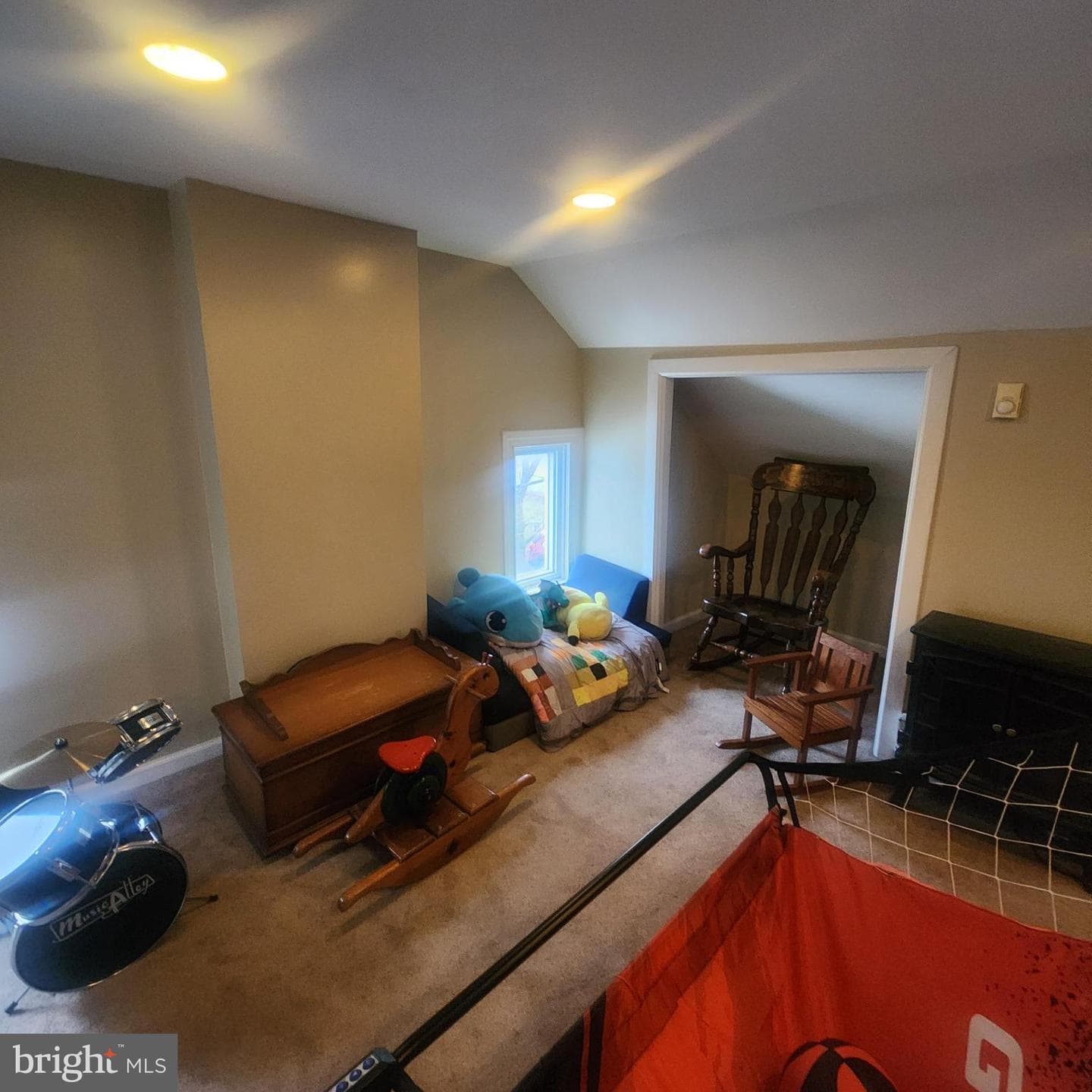 11 E Lancaster Street photo 38