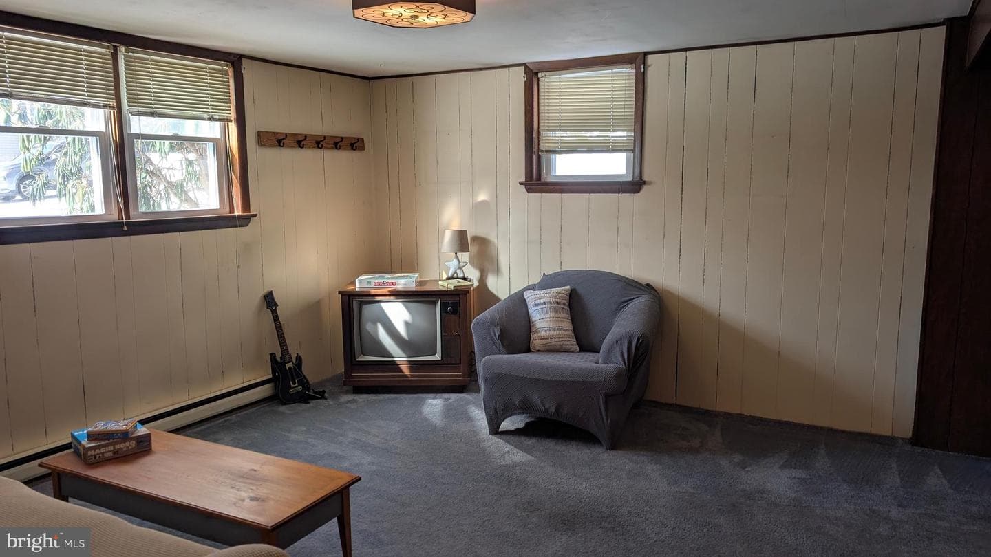 404 Hillside photo 16