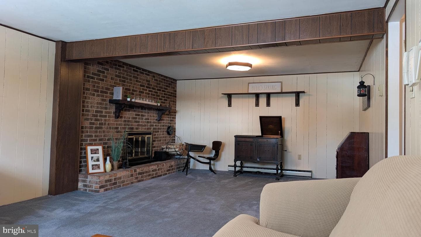 404 Hillside photo 19