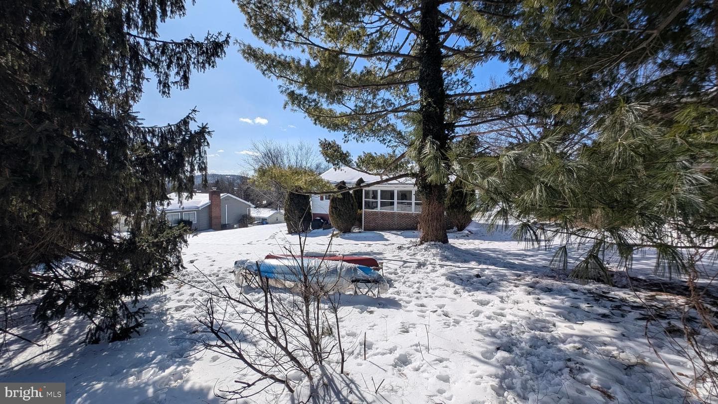 404 Hillside photo 26