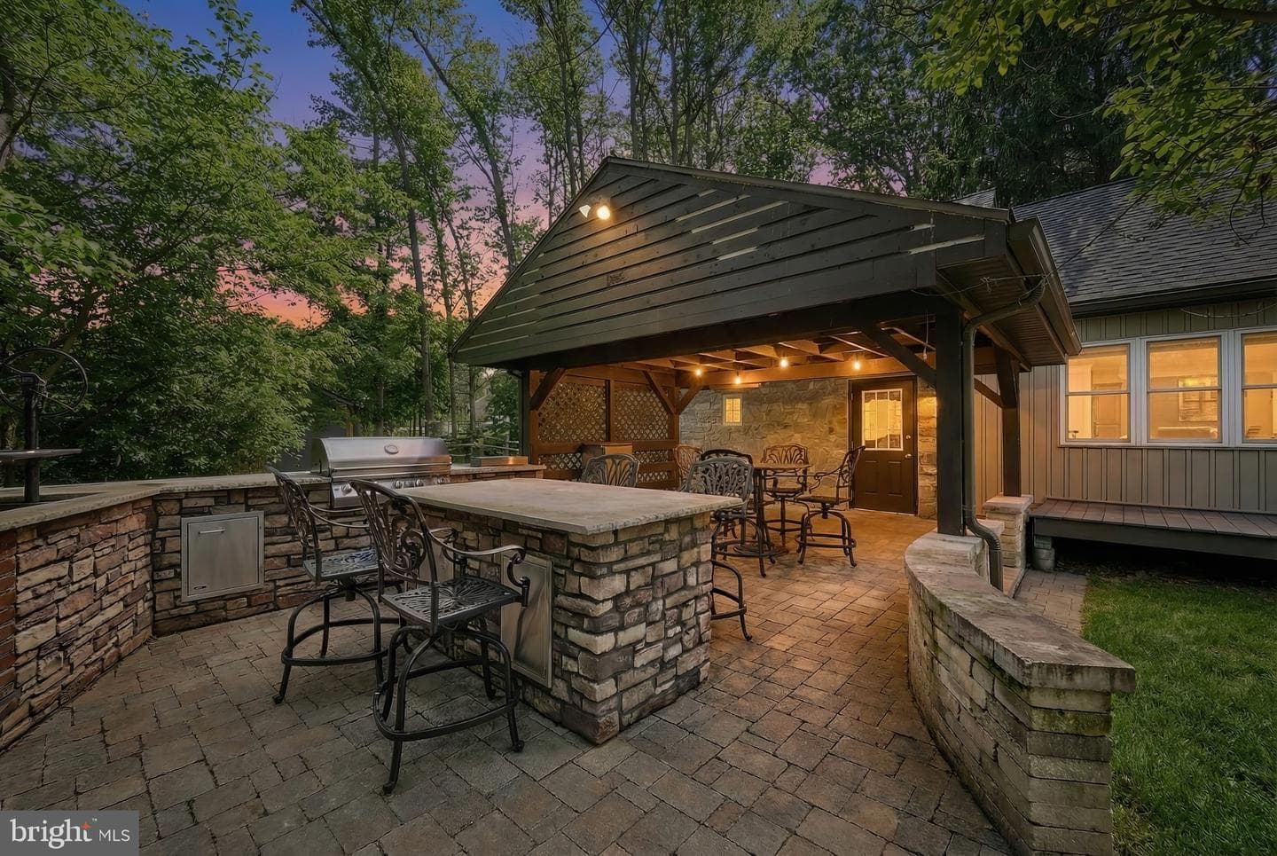 4205 Grandview Road photo 2