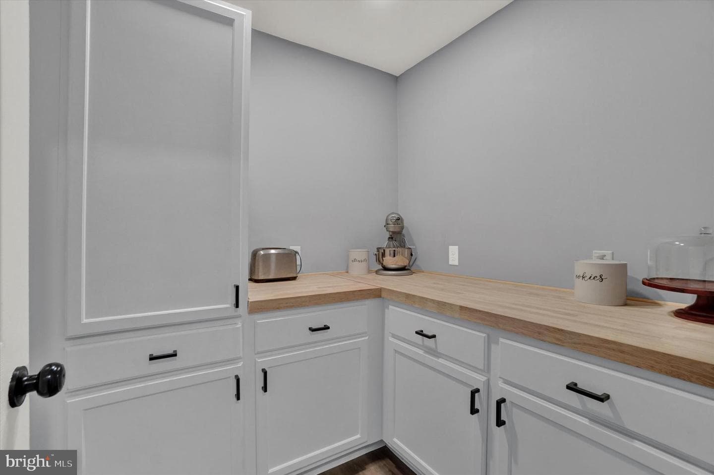 1048 Keller Road photo 12