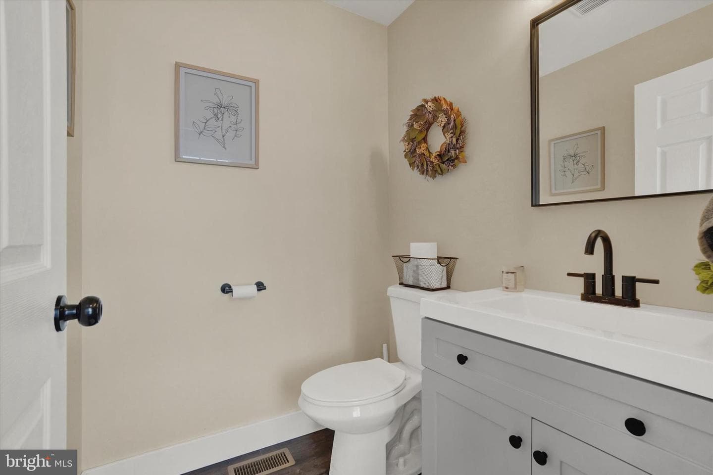 1048 Keller Road photo 18