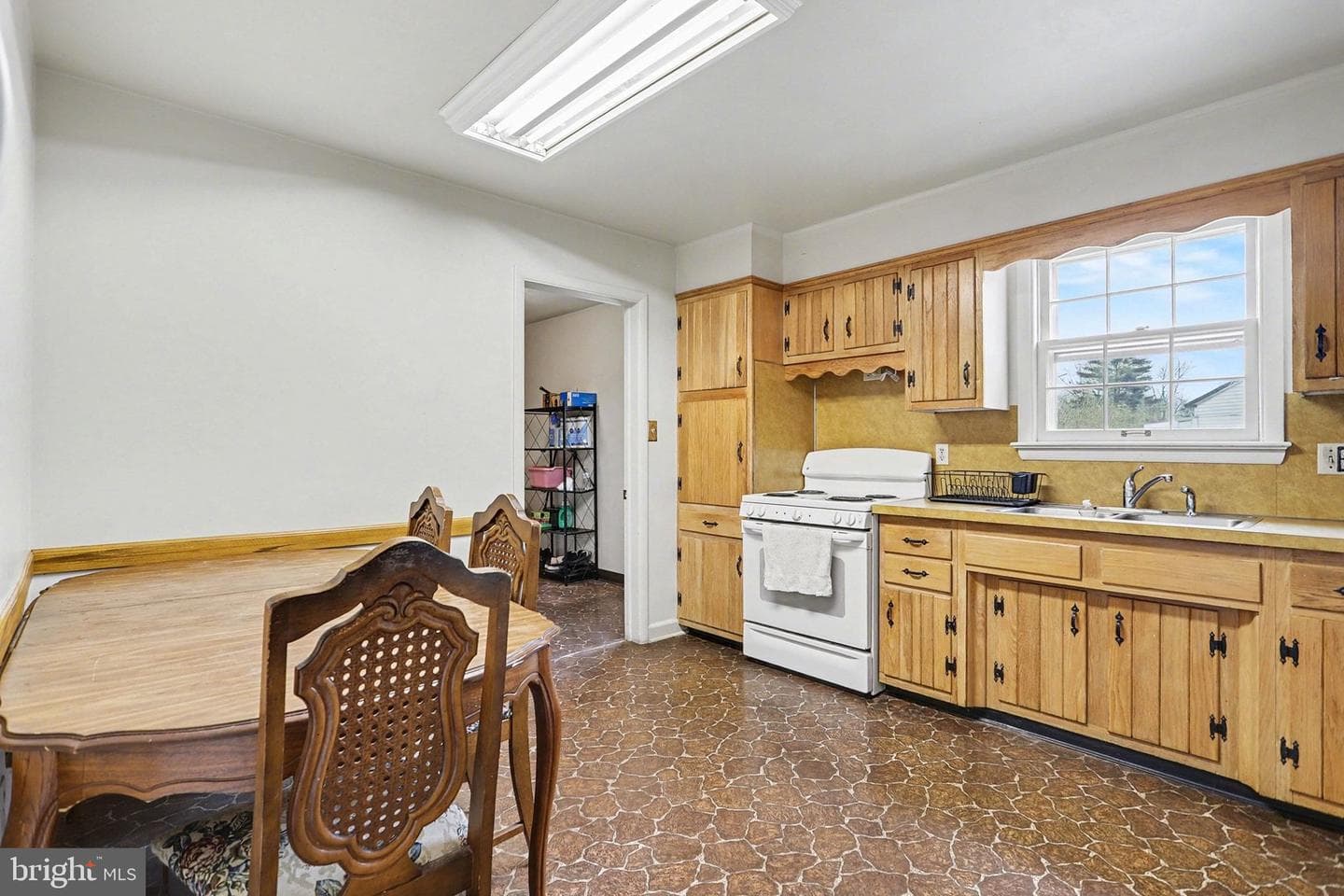 2072 Andover Drive photo 10