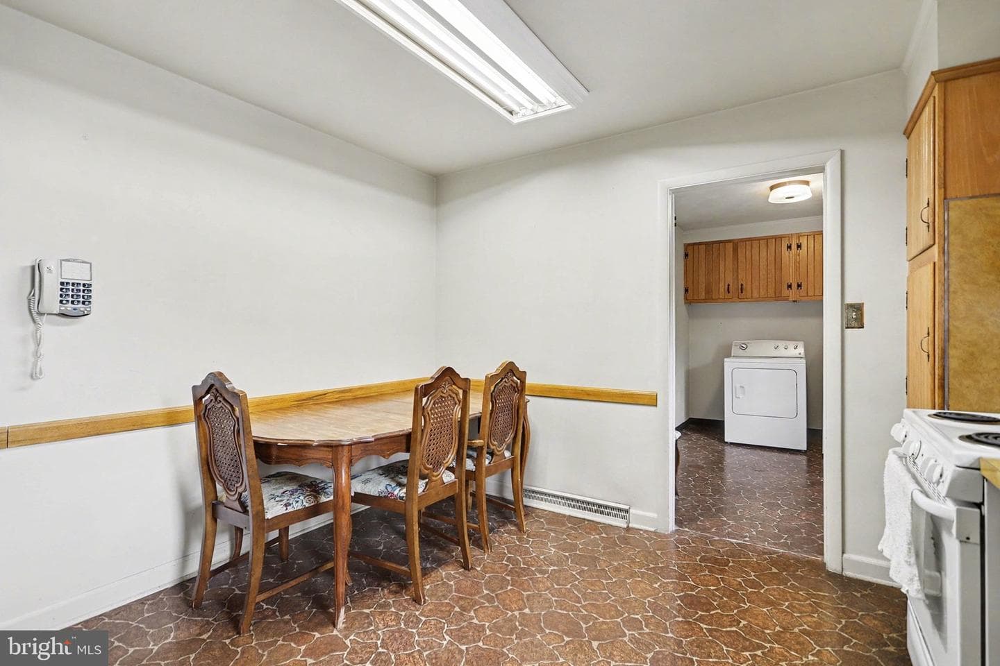 2072 Andover Drive photo 13