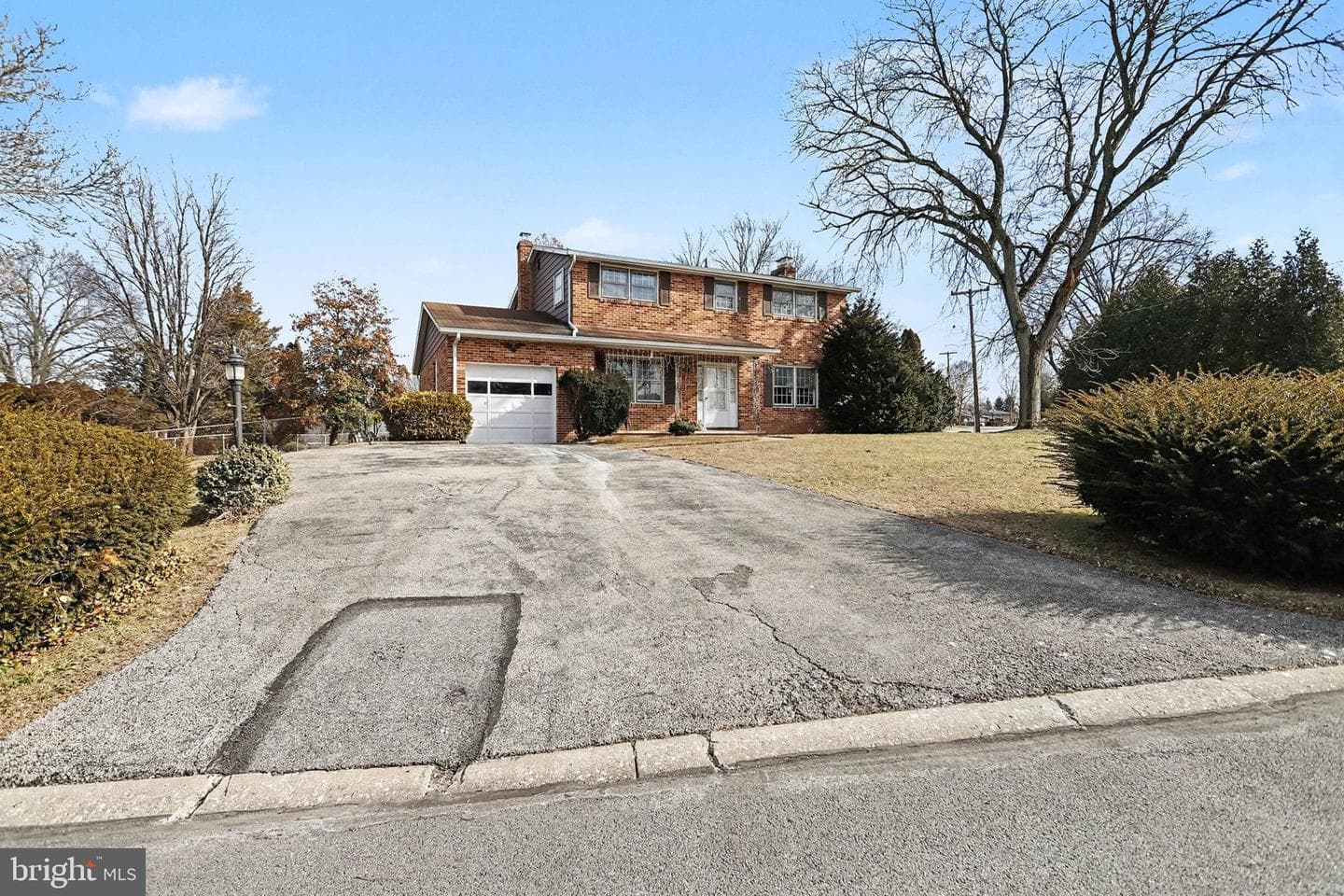 2072 Andover Drive photo 2