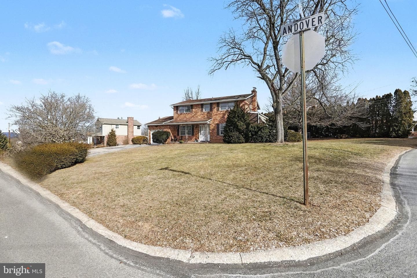 2072 Andover Drive photo 3