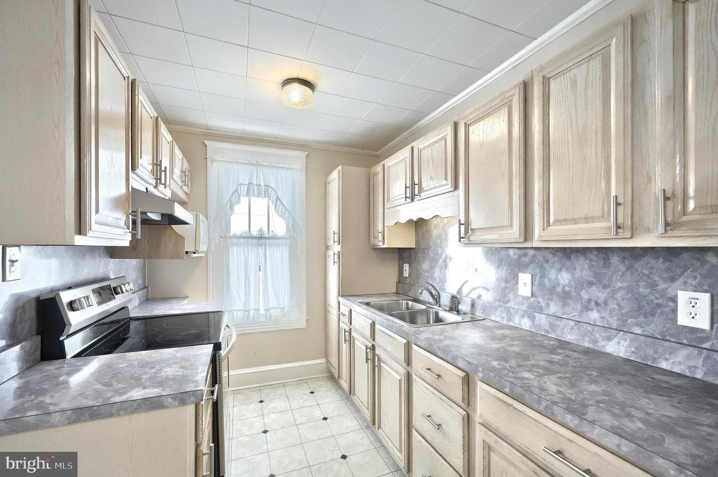 551 McAllister Street photo 10